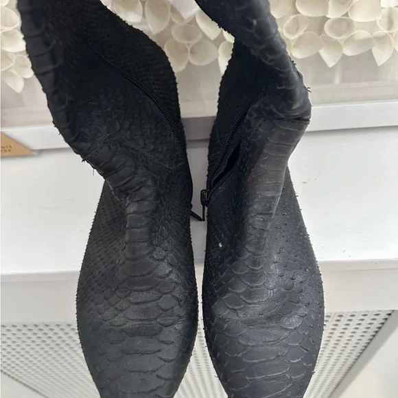 Zara Black Python Knee-High Boots - Picture 3 of 3